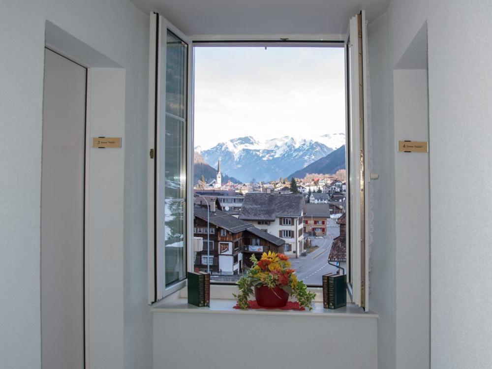 Hotel Restaurant Raben Linthal Kültér fotó