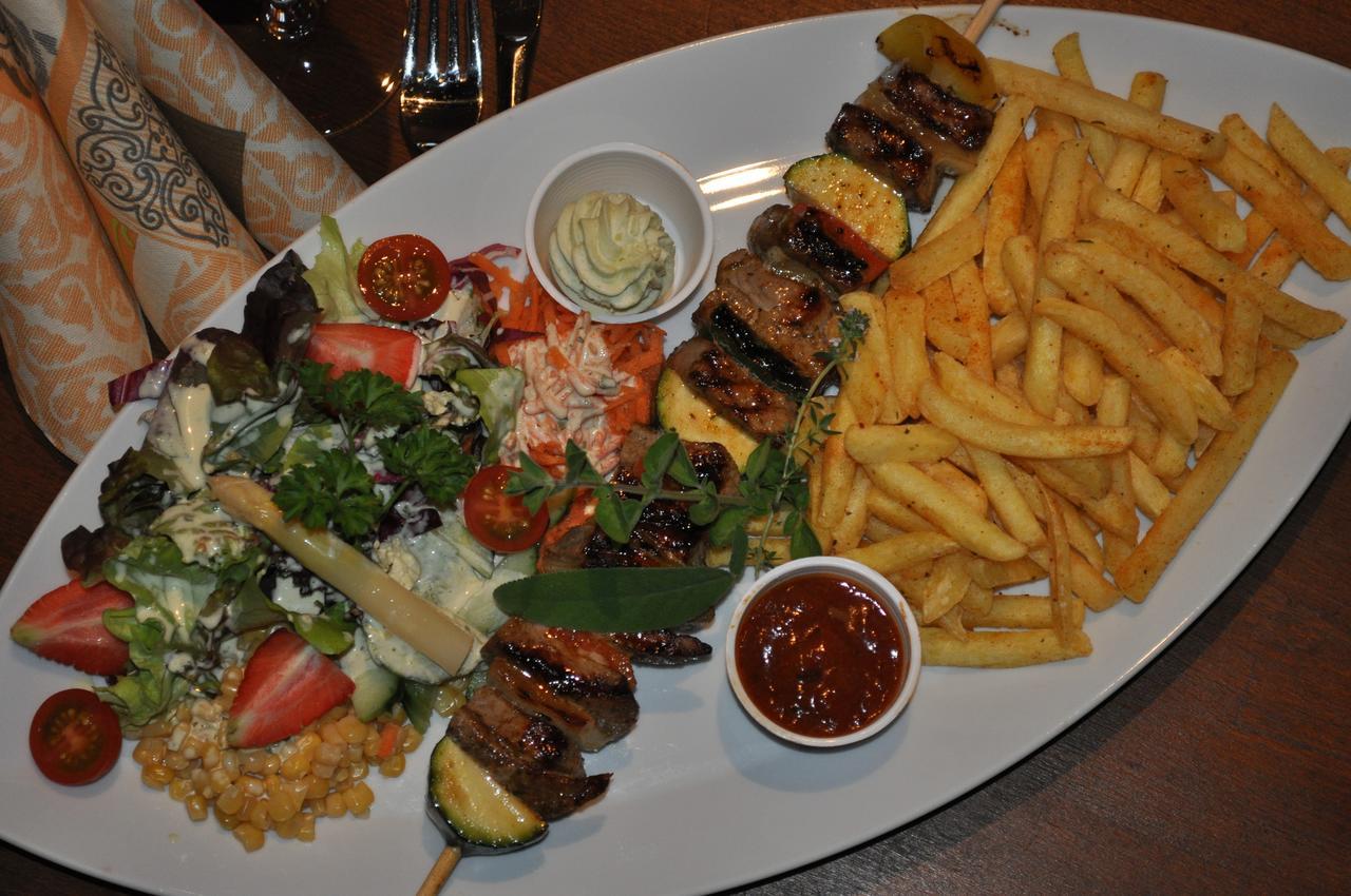 Hotel Restaurant Raben Linthal Kültér fotó