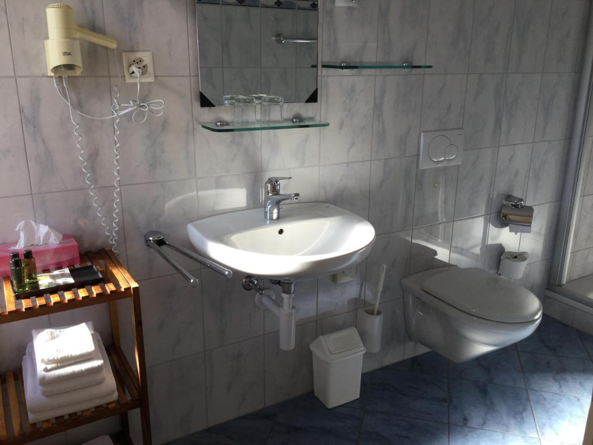 Hotel Restaurant Raben Linthal Kültér fotó